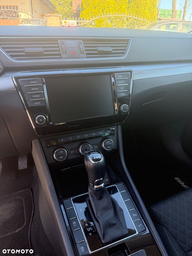 Skoda Superb 2.0 TSI 4x4 L&K DSG - 12