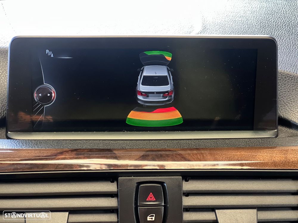 BMW 320 d Auto Line Luxury - 15