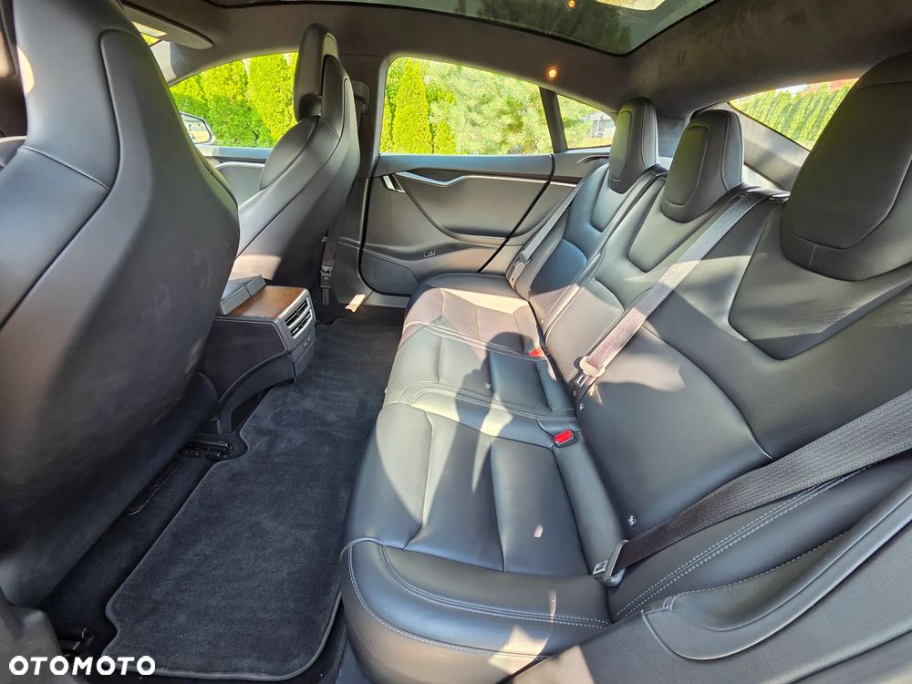 Tesla Model S - 14