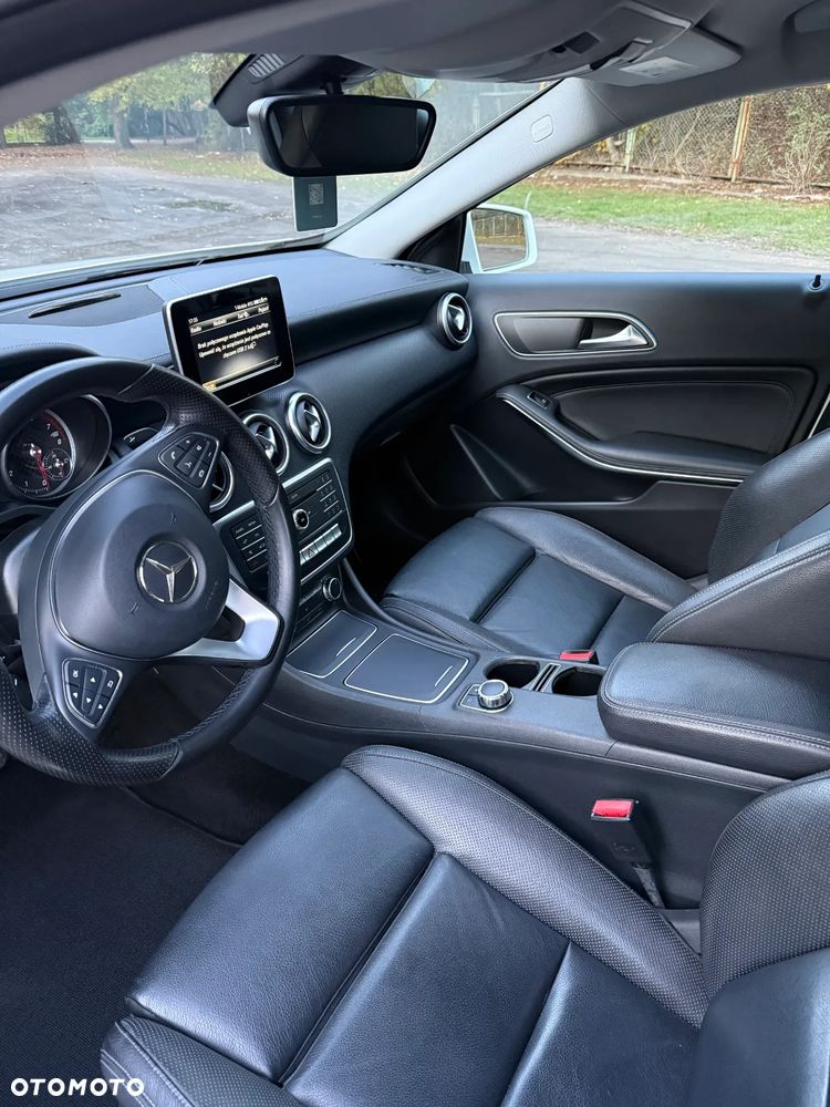 Mercedes-Benz Klasa A 180 7G-DCT AMG Line - 19