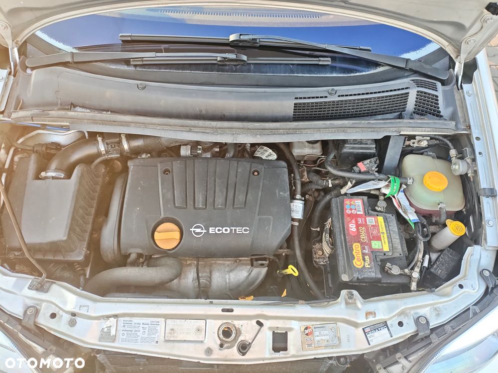 Opel Zafira 1.8 - 9