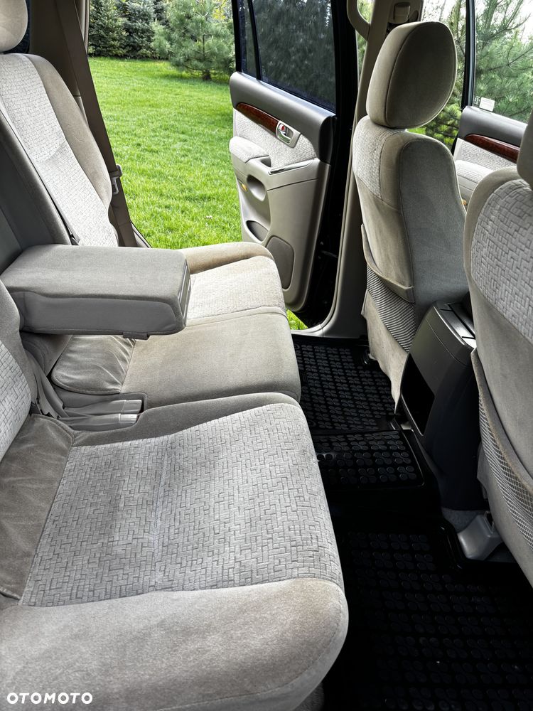 Toyota Land Cruiser - 11