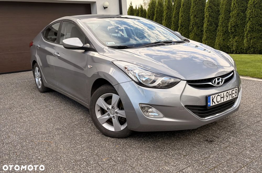 Hyundai Elantra 1.6 Style - 3
