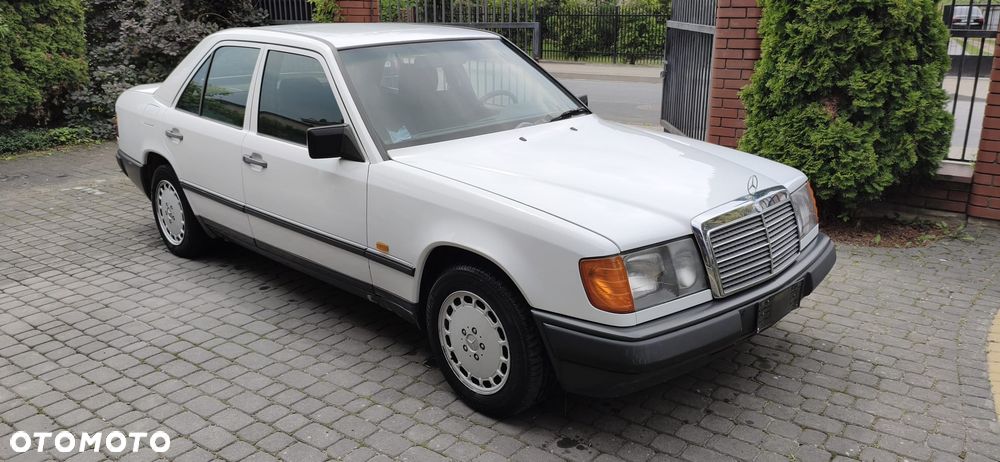 Mercedes-Benz W124 (1984-1993) - 1
