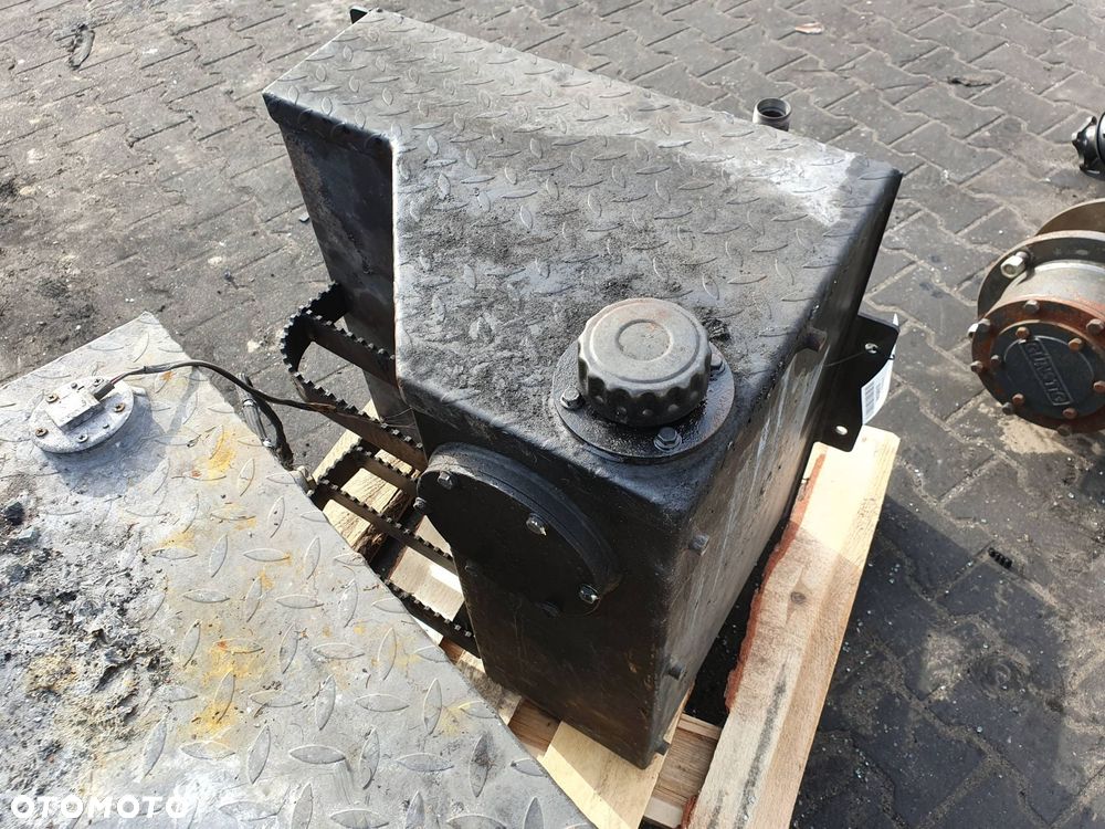 ZBIORNICZEK PŁYNU GUNSTING 916 2019 - 3