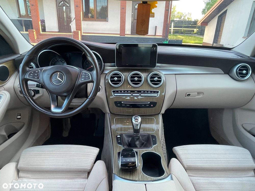 Mercedes-Benz Klasa C 180 Exclusive - 15