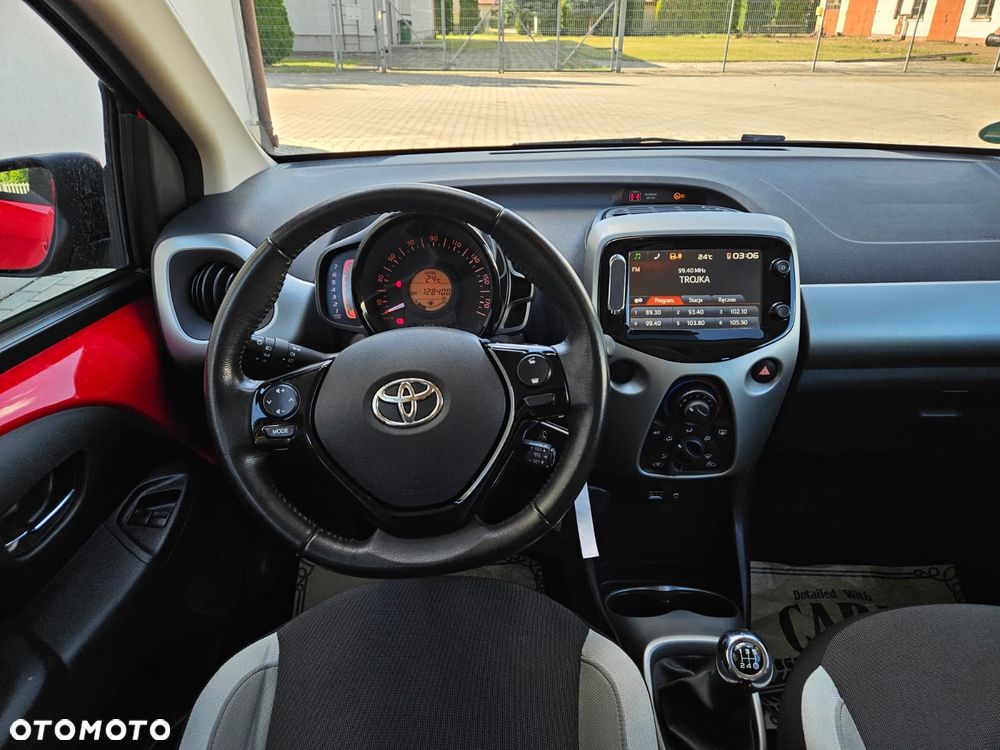 Toyota Aygo x-play Edition S+ - 19
