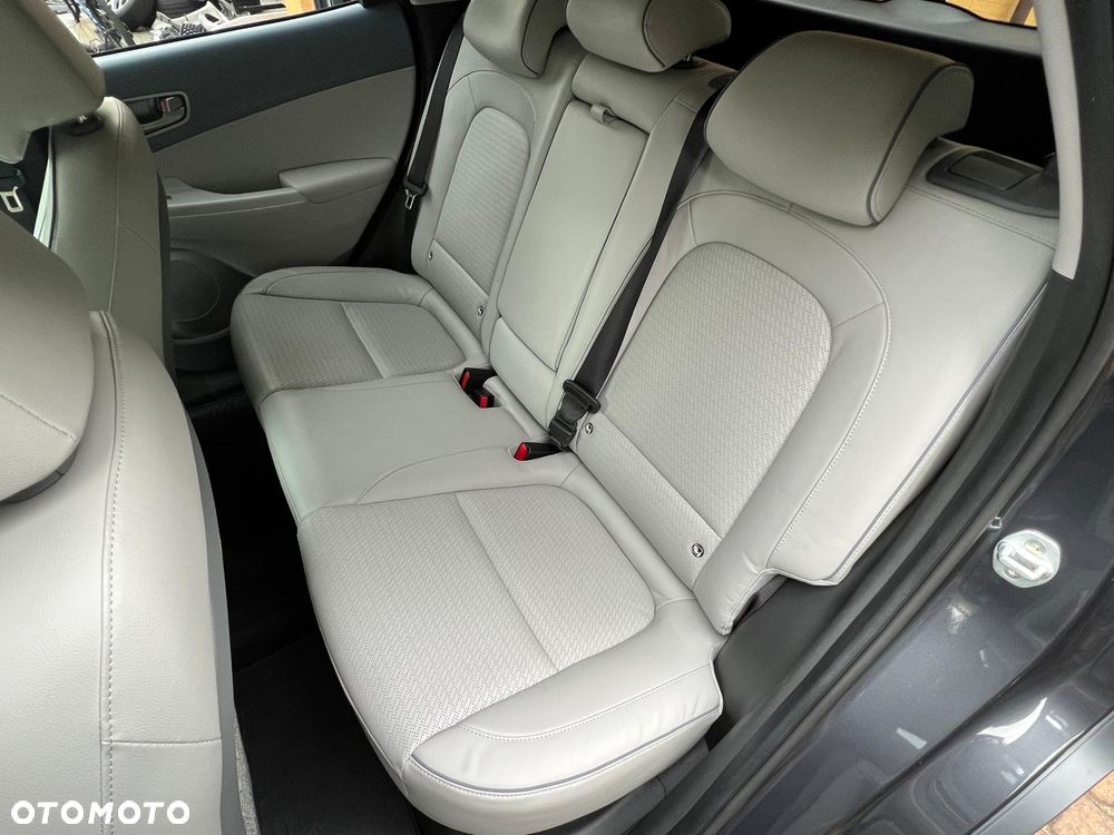 Hyundai Kona 64kWh Platinum - 27