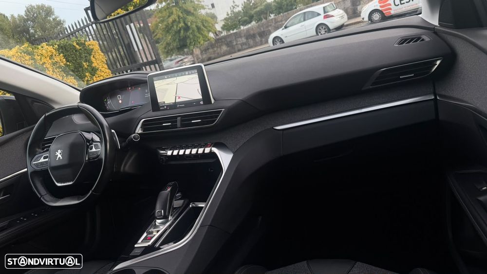 Peugeot 5008 1.5 BlueHDi Allure EAT8 - 10