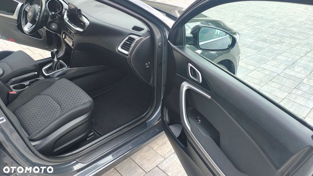 Kia Ceed 1.4 L - 22