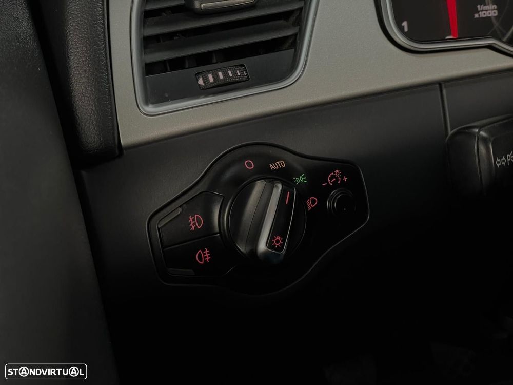 Audi A5 Cabrio 2.0 TDi - 9