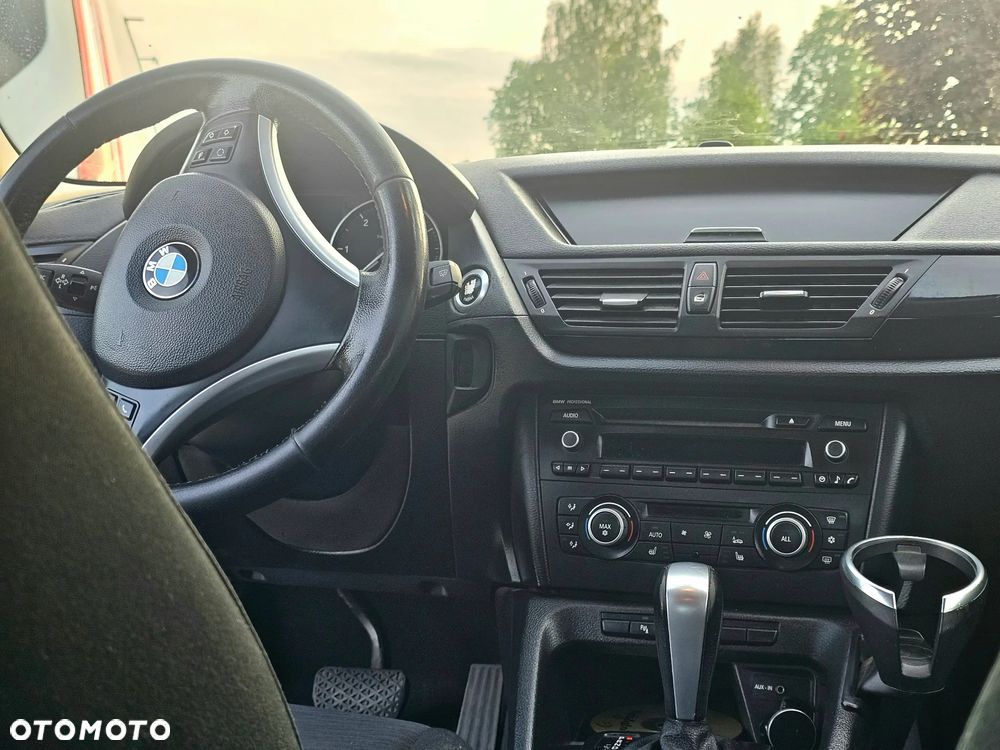BMW X1 xDrive18d - 13
