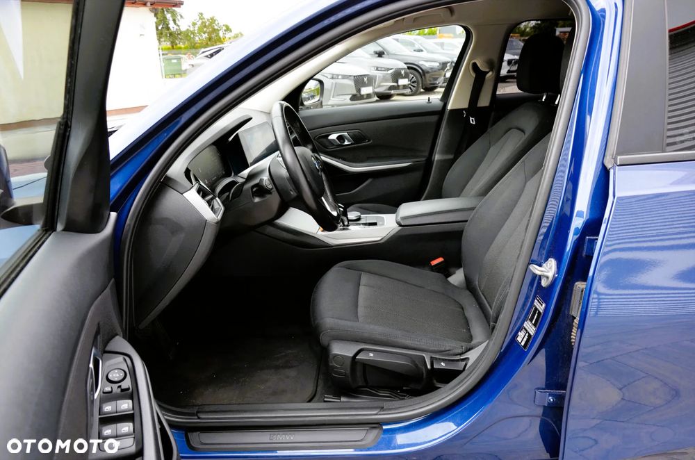 BMW Seria 3 320d Efficient Dynamics Advantage - 11