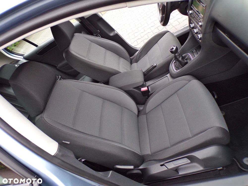 Volkswagen Golf - 25