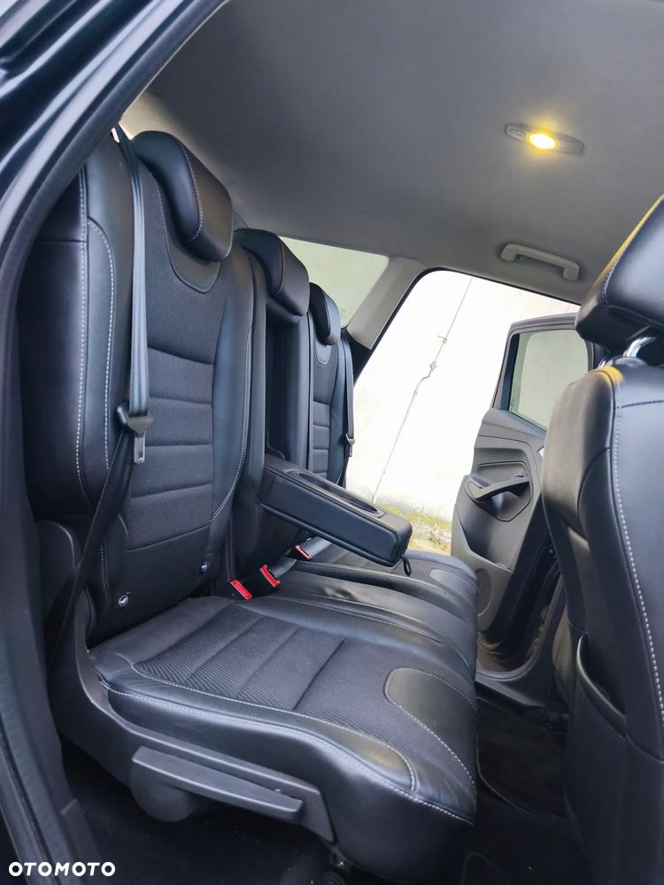 Ford Kuga 2.0 TDCi 2x4 Titanium - 35