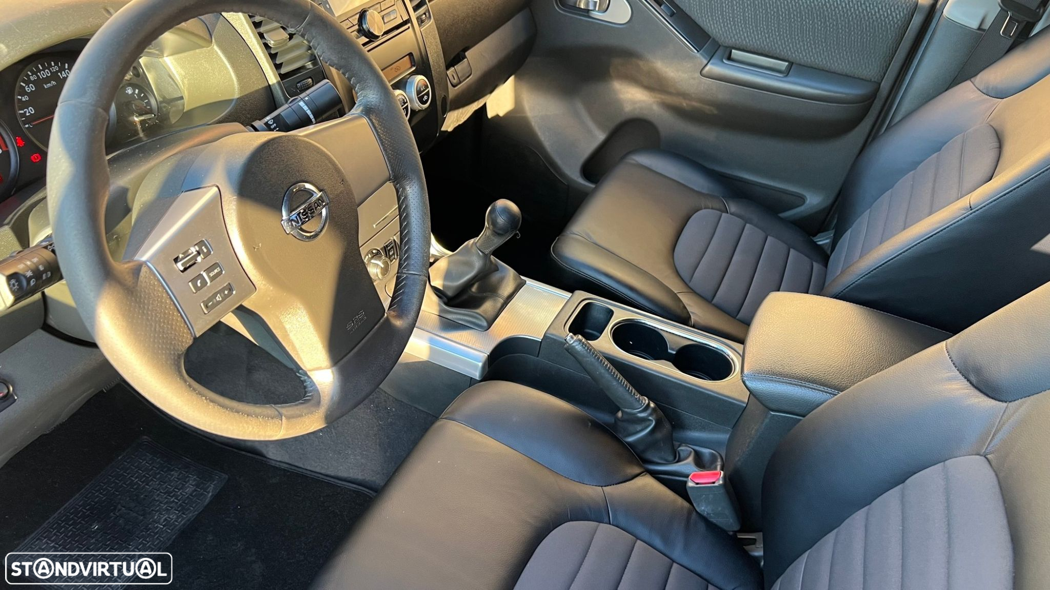 Nissan Navara 2.5 dCi CD Pilot Hi-Tech - 9