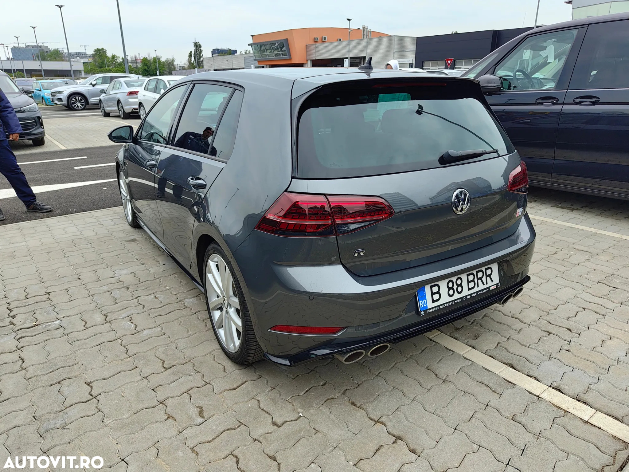 Volkswagen Golf R 4Motion BlueMotion Technology DSG - 8