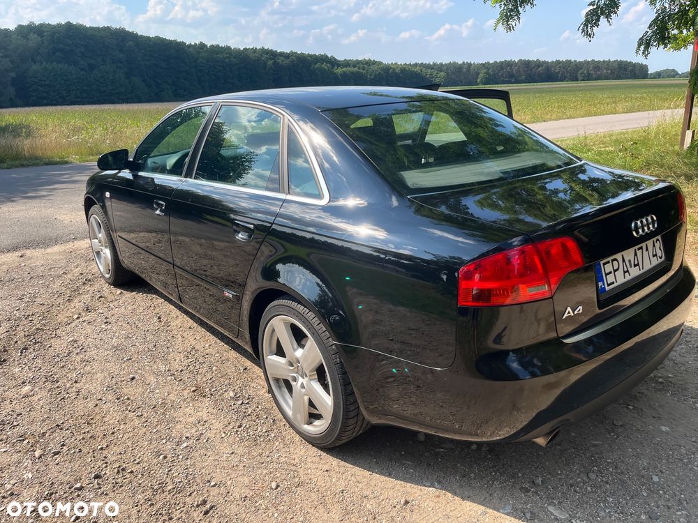 Audi A4 Limousine - 11