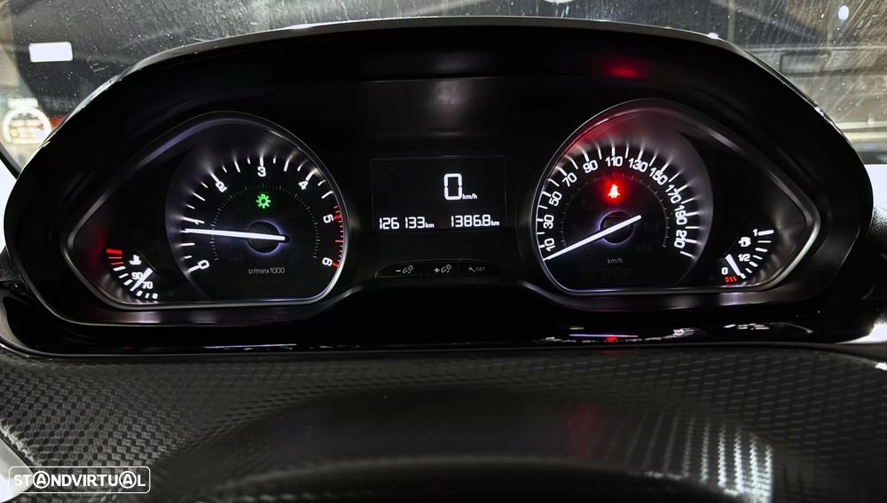 Peugeot 208 1.6 BlueHDi Style - 21