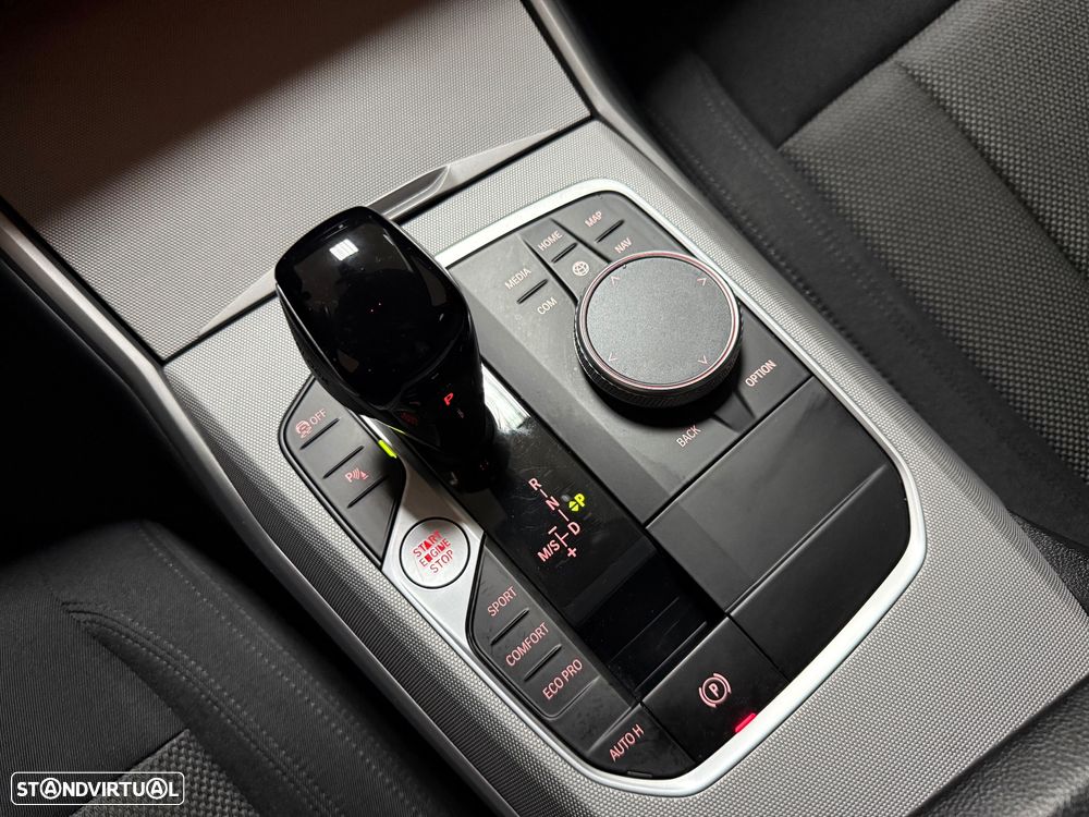 BMW 318 d Line Sport Auto - 29