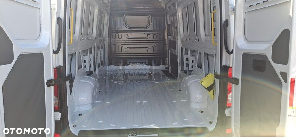 Volkswagen Crafter 2.0 TDI 177 KM Manual - 9