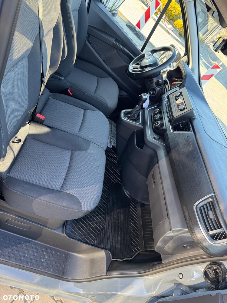 Renault TRAFIC 2.0, 9 osobowy Homologacja dla Osób Niepełnosprawnych na Wózku PEFRON - 7