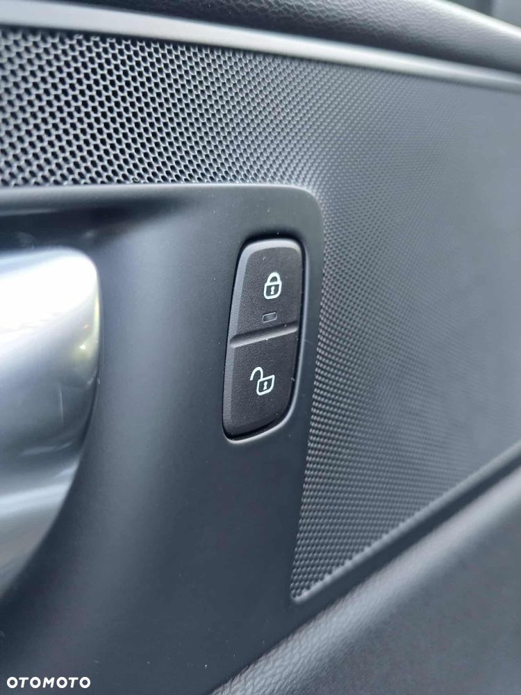 Volvo XC 60 D4 Momentum Pro - 5