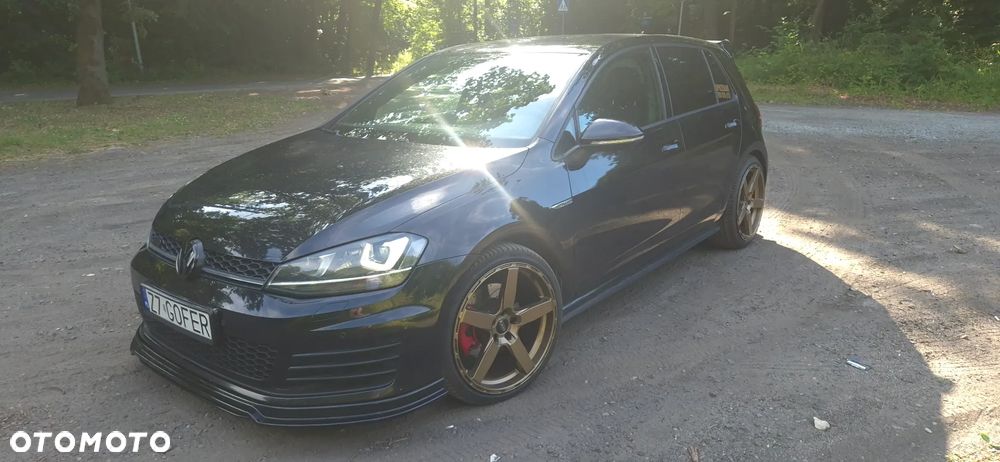 Volkswagen Golf - 2