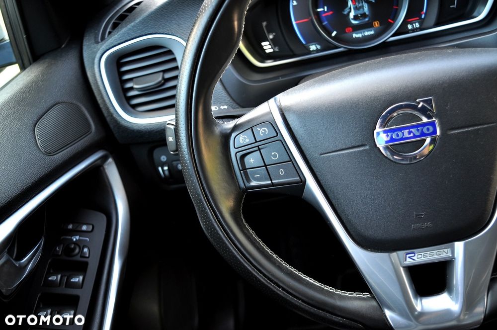 Volvo V40 D3 R-Design Summum - 28