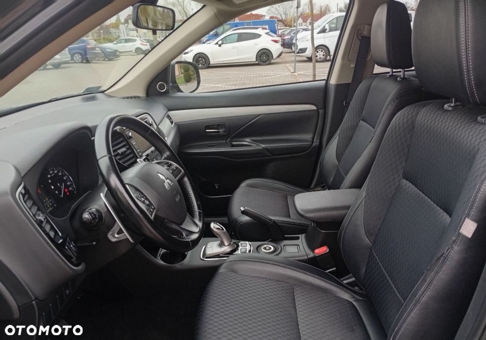 Mitsubishi Outlander - 19