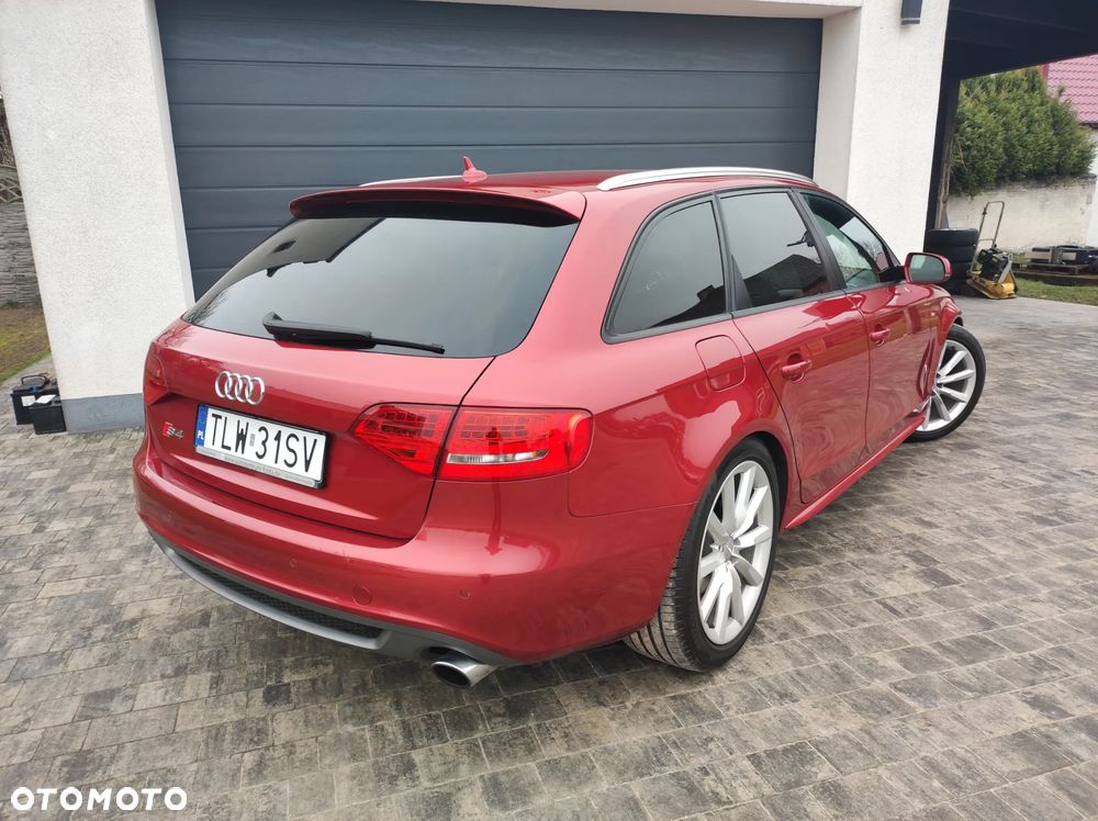 Audi A4 Avant - 4