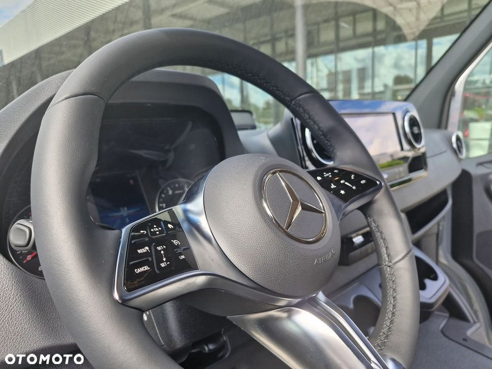 Mercedes-Benz Sprinter 319 CDI - 31