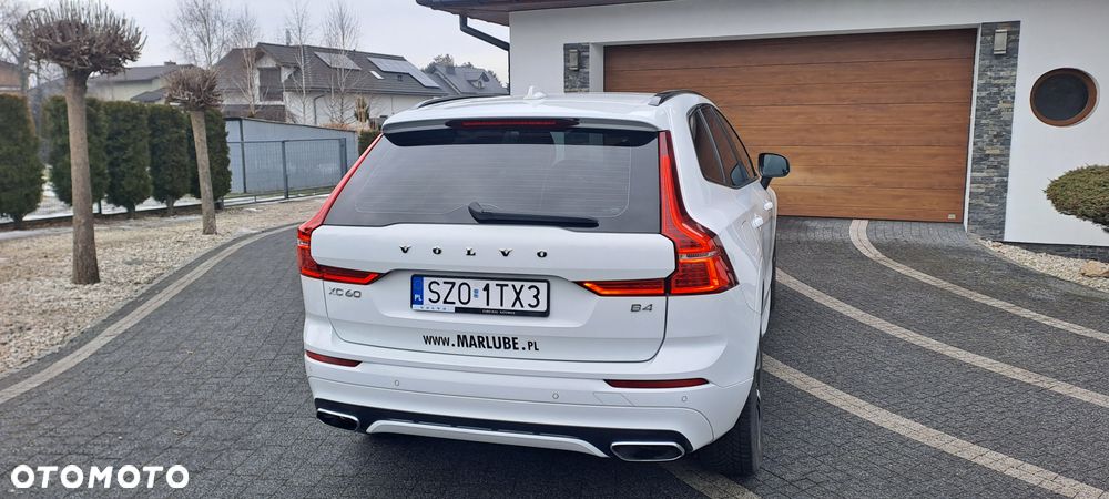 Volvo XC 60 D4 R-Design - 12