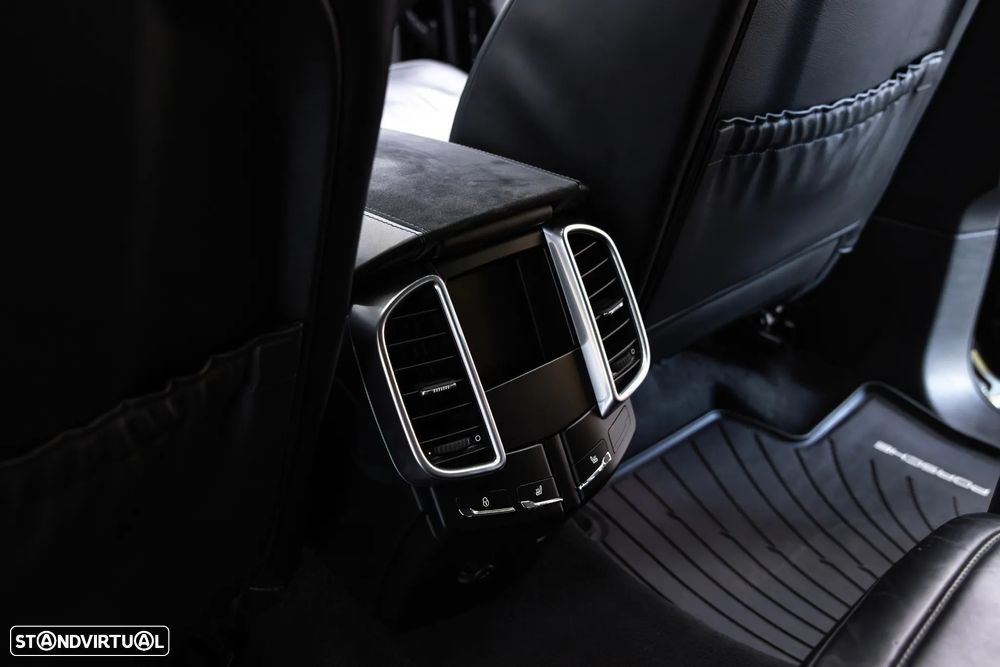 Porsche Cayenne GTS Tiptronic S - 23