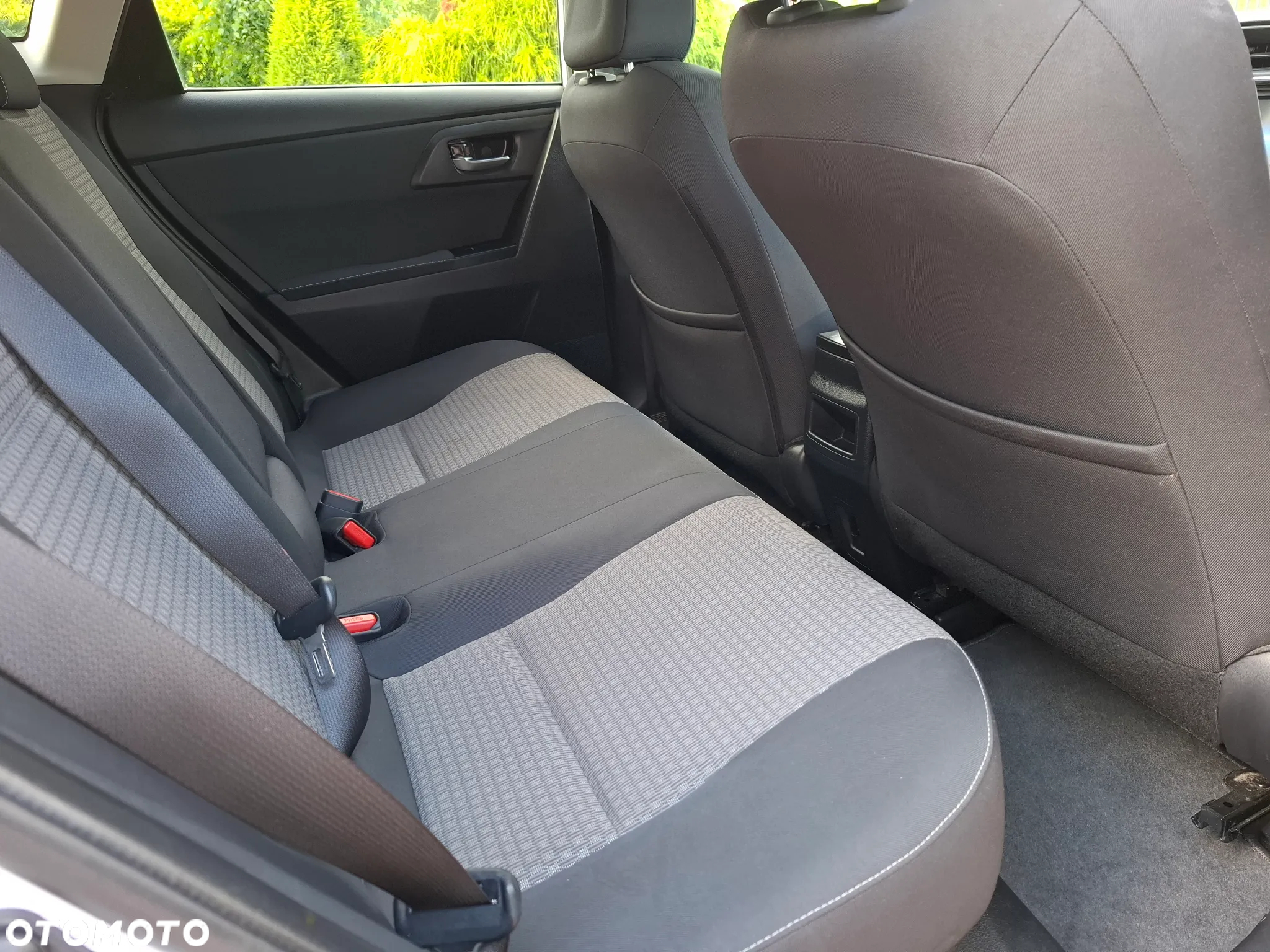 Toyota Auris 1.8 VVT-i Hybrid Automatik Edition S+ - 16