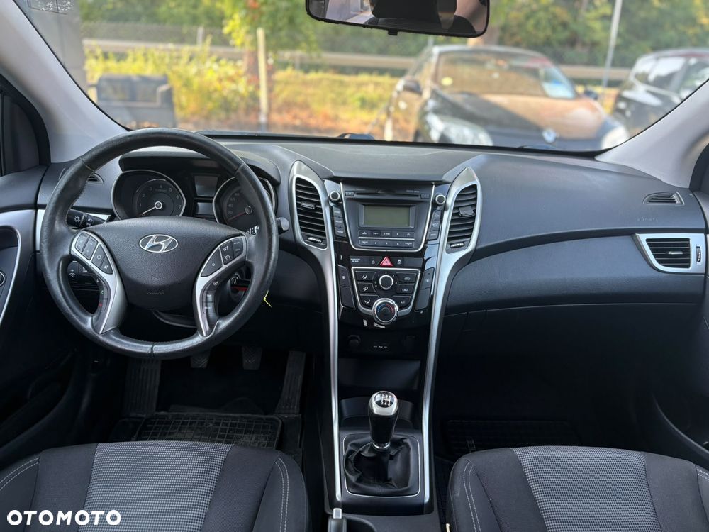 Hyundai i30 1.6 Trend - 12