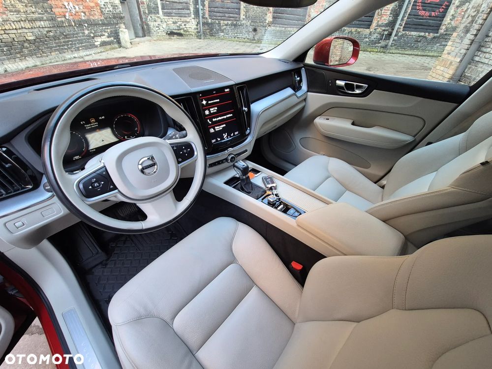 Volvo XC 60 T5 GPF AWD Momentum - 4