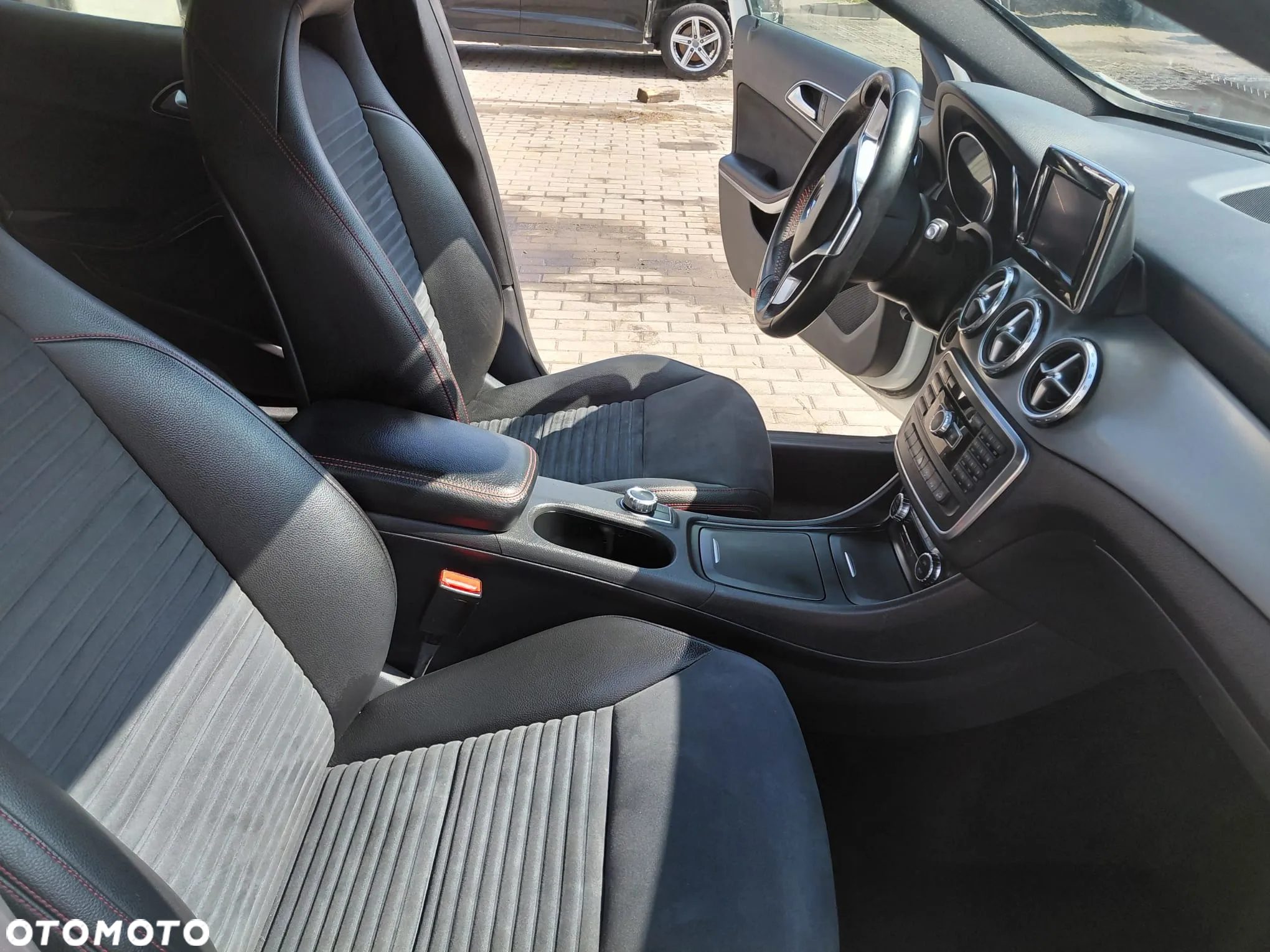 Mercedes-Benz GLA - 17