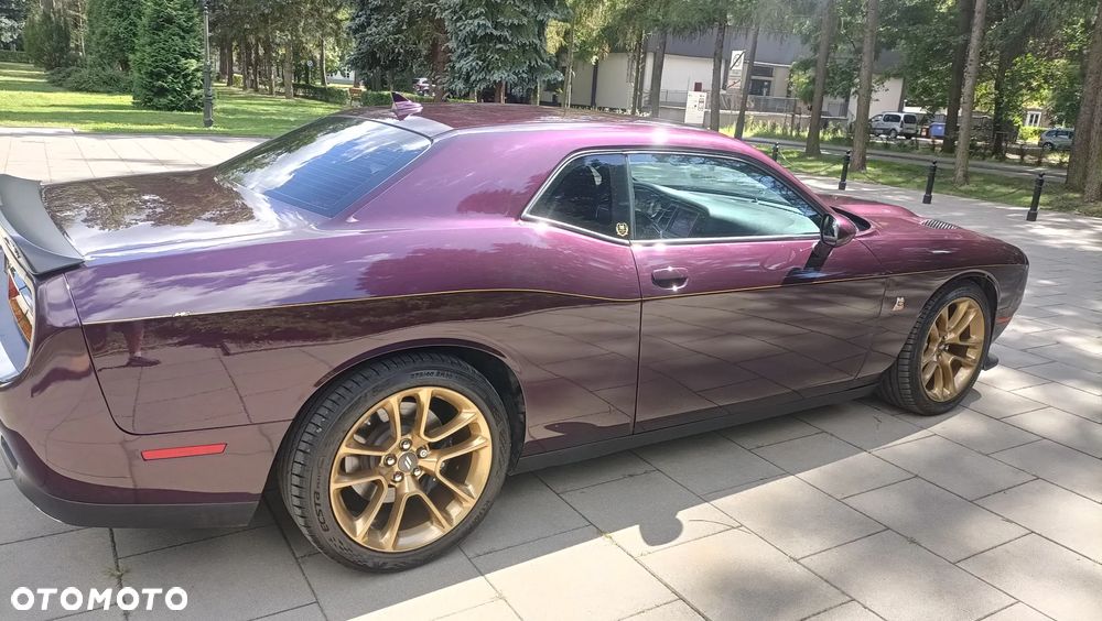 Dodge Challenger - 9