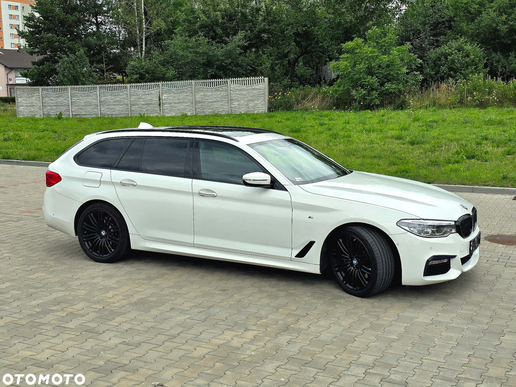 BMW Seria 5 530i xDrive Touring - 11