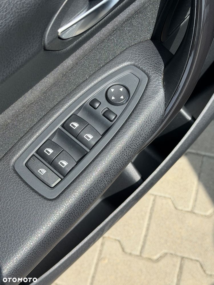 BMW Seria 1 120d Sport Line - 29