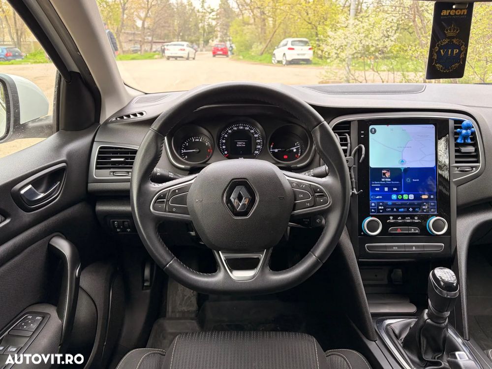Renault Megane TCe GPF Zen - 11