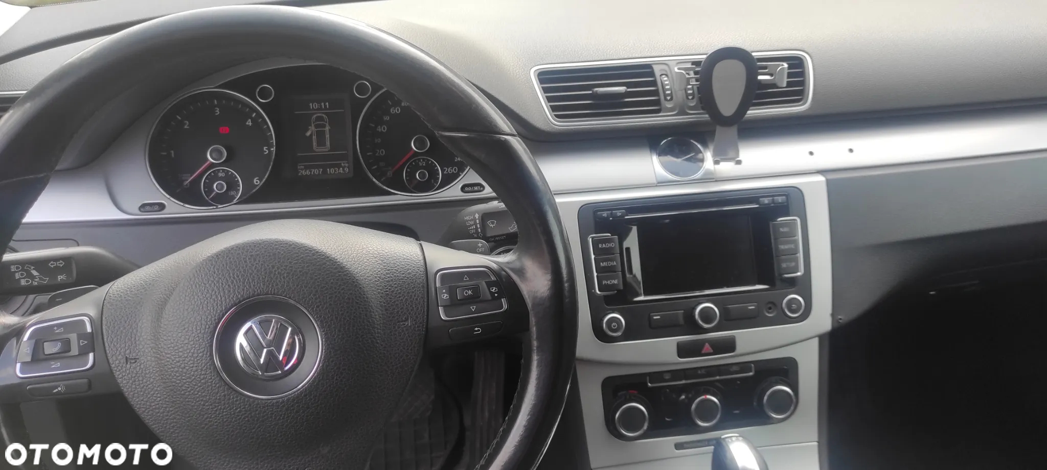 Volkswagen Passat - 11