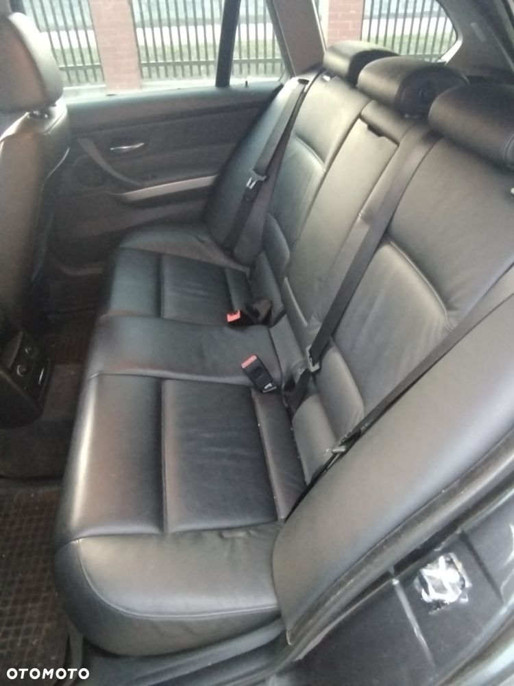 BMW Seria 3 320i - 7