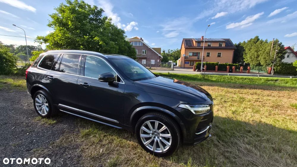 Volvo XC 90 - 9