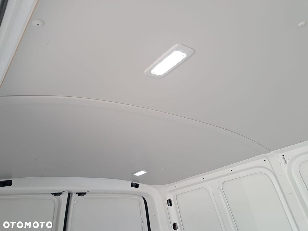 Volkswagen Transporter - 19