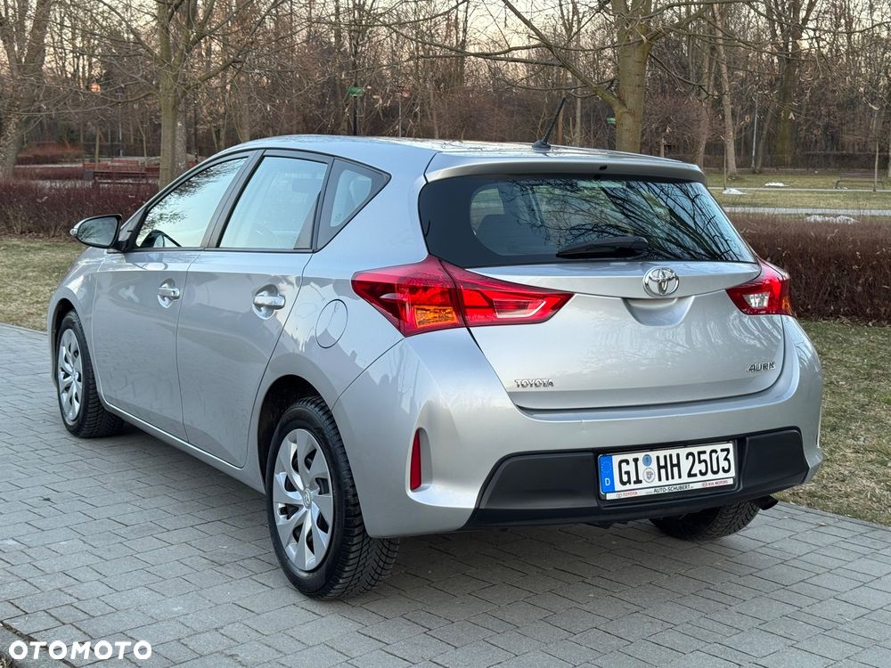 Toyota Auris 1.33 Dual-VVT-i Cool - 15