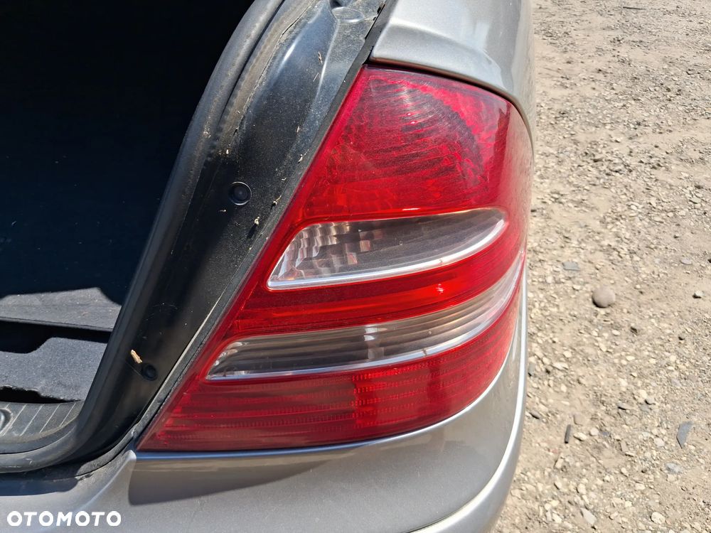 LAMPA PRAWY TYL MERCEDES E KLASA W211 - 2