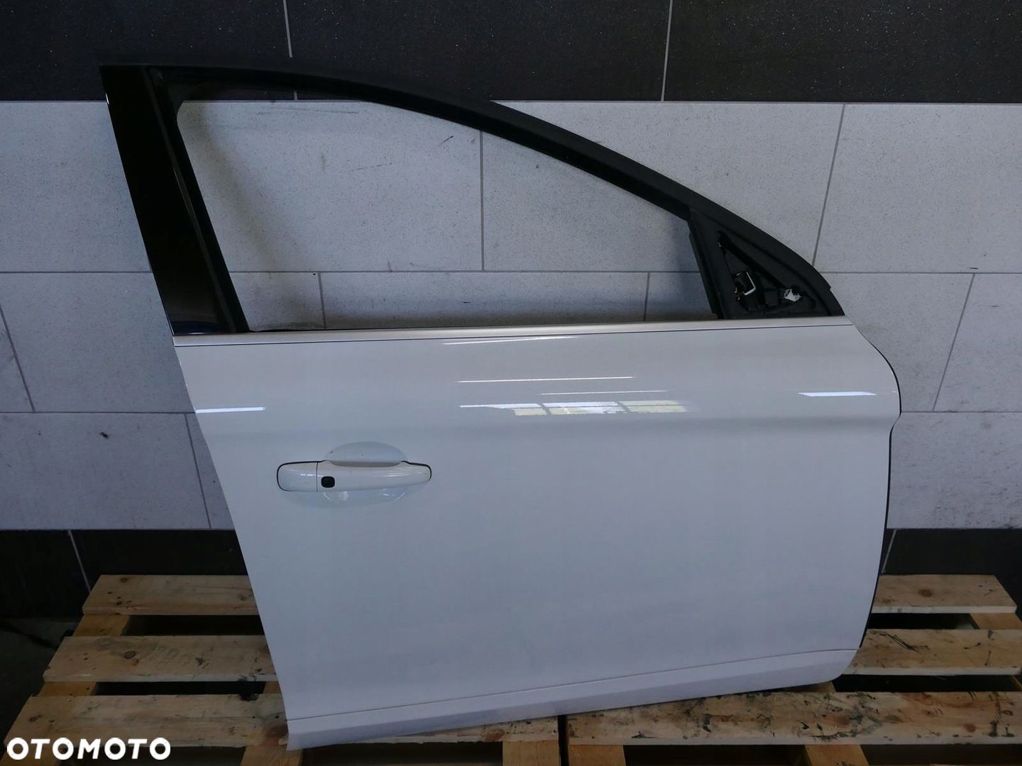 VOLVO XC60 I LIFT R-DESIGN DRZWI PRAWY PRZÓD PRAWE PRZEDNIE 614-46 - 1