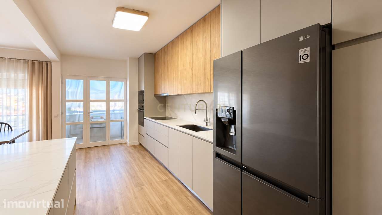 Apartamento Renovado T4 em Paredes, Porto com Vista Panorâmica - Grande imagem: 4/37